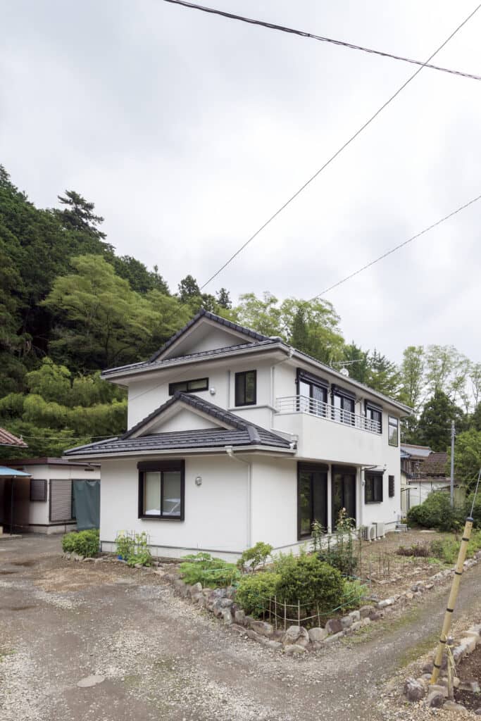 【八王子市  施工事例】縁側で景色を眺めてリラックス 豊かな自然の景観を取り込む癒しの空間