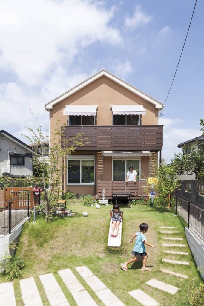 【日野市 施工事例】カントリー風のおしゃれな家の外観 家族で楽しむくつろぎの家