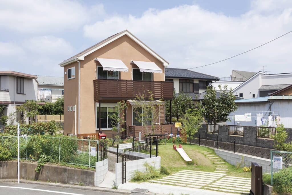 【日野市  施工事例】カントリー風のおしゃれな家の外観 家族で楽しむくつろぎの家