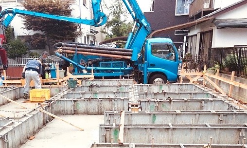 東京十二木の家  基礎立上りのコンクリート打設