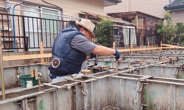 東京十二木の家  基礎立上りのコンクリート打設